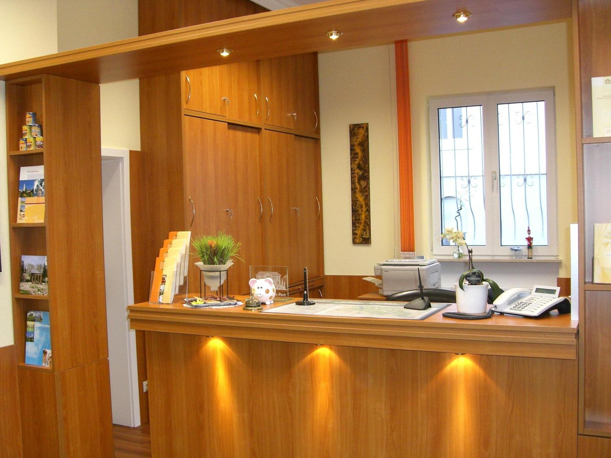 Hotel Haus Am Park บาดฮอมบูร์ก ฟอร์ แดร์เฮอเฮอ ภายนอก รูปภาพ
