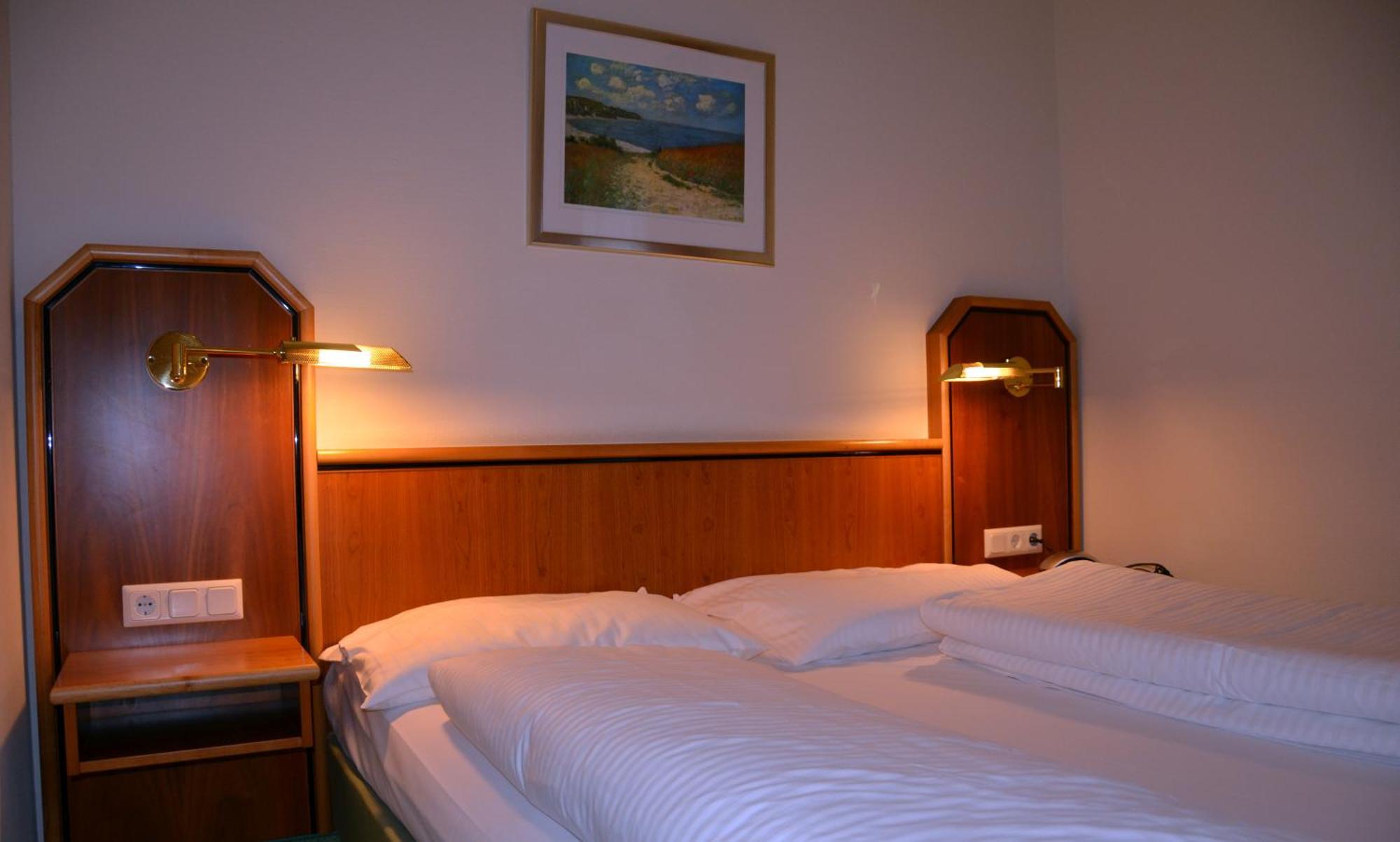 Hotel Haus Am Park บาดฮอมบูร์ก ฟอร์ แดร์เฮอเฮอ ภายนอก รูปภาพ