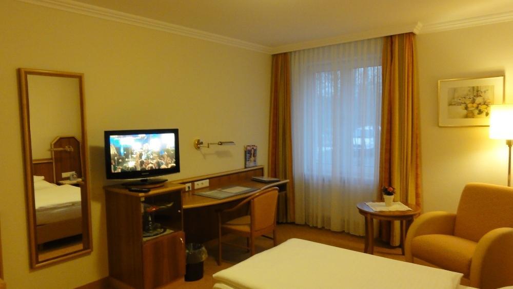 Hotel Haus Am Park บาดฮอมบูร์ก ฟอร์ แดร์เฮอเฮอ ภายนอก รูปภาพ
