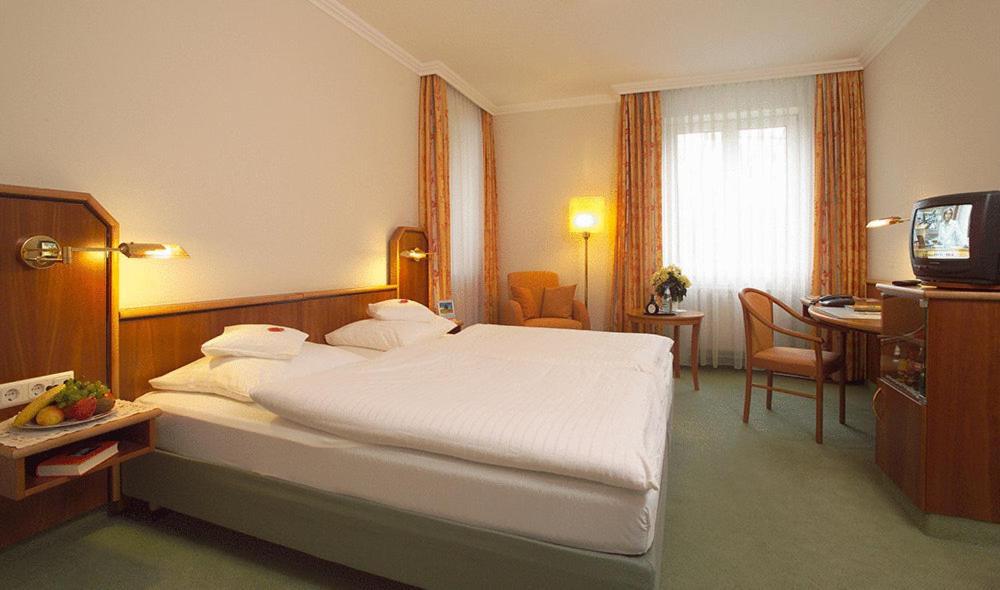 Hotel Haus Am Park บาดฮอมบูร์ก ฟอร์ แดร์เฮอเฮอ ห้อง รูปภาพ
